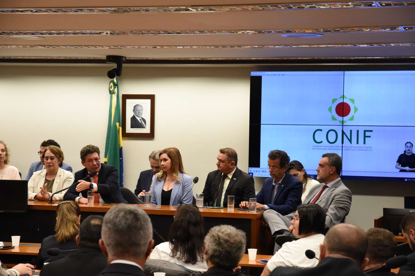 Reitores têm audiência com parlamentares em ato em prol da defesa dos Institutos Federais