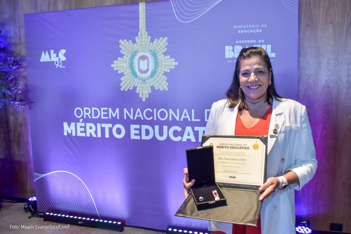 Presidente do Conif é agraciada com a Ordem Nacional do Mérito Educativo