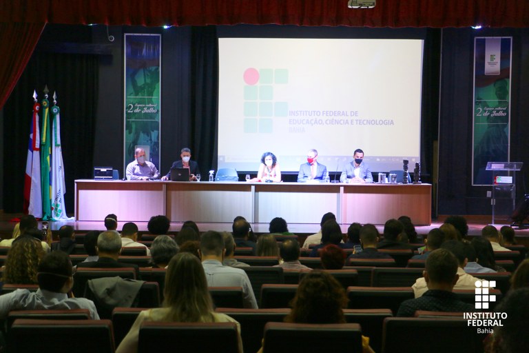 Forpog debate Regulamentação de atividades docentes